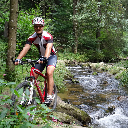 E-Bike-Fahren im Bayerischen Wald